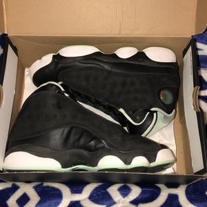 Retro 13 in Black/Metallic Gold-Mint Foam